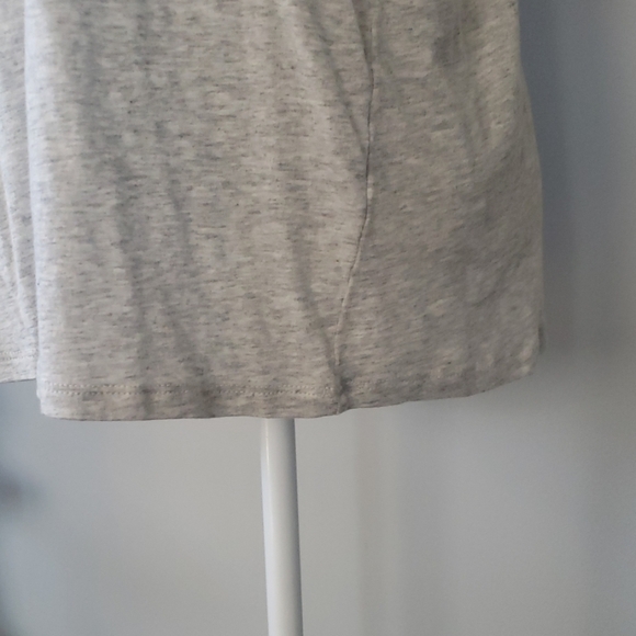 Cato gray heather tee with black heart graphic - Picture 5 of 8